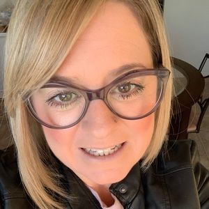 Meet your Posher, Julie